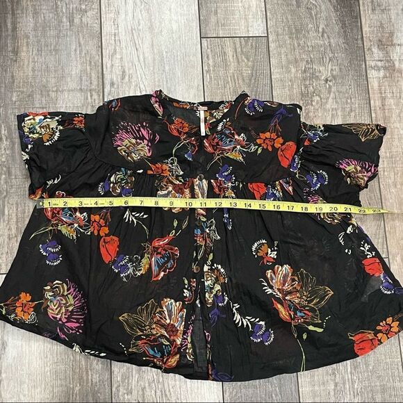 Free People Sweet Escape Floral Button Down Cropped Blouse Black Multi color Sm - Picture 11 of 14